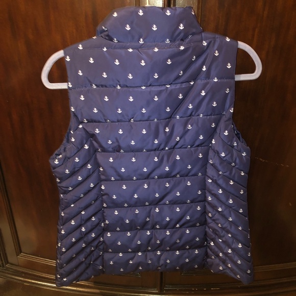 NWT Tommy Hilfiger Women's Puffer Vest - Picture 2 of 3